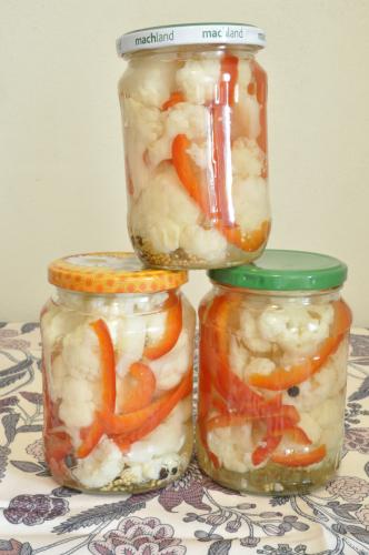 Zavařovaný květák s červenou paprikou – Snadné Česko recept, zvládnete za 60 - 90 minut